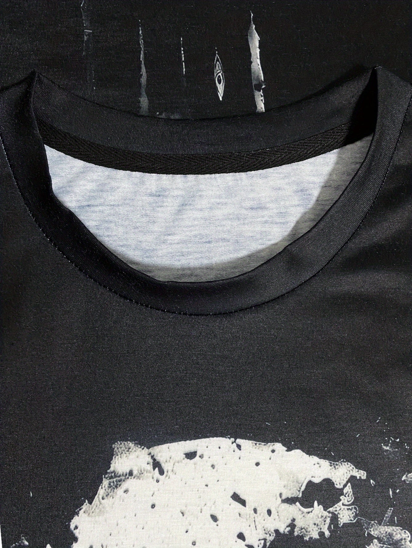 A Novel And Cool Top For Men To Wear Outdoors In Summer, Featuring A 3D Digital Shattered Skull Pattern And A Round Neck Short Sleeved T-shirt - My Store